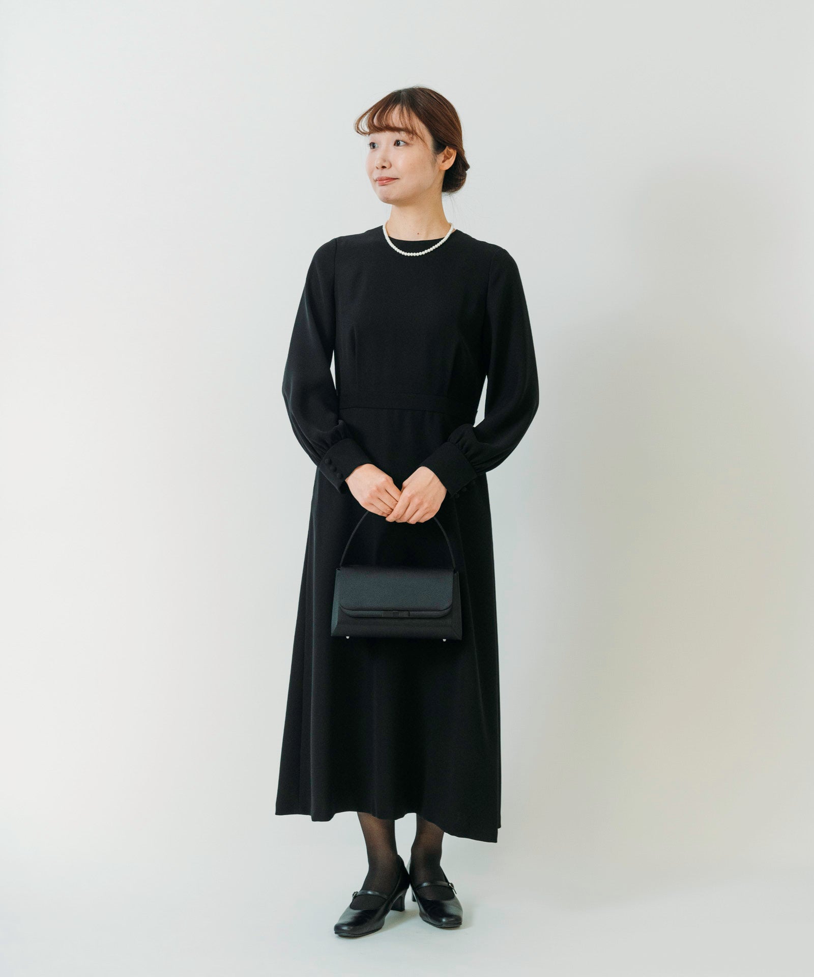 SUMIZUMI/くるみボタンのIラインワンピース（ブラックフォーマル/礼服
