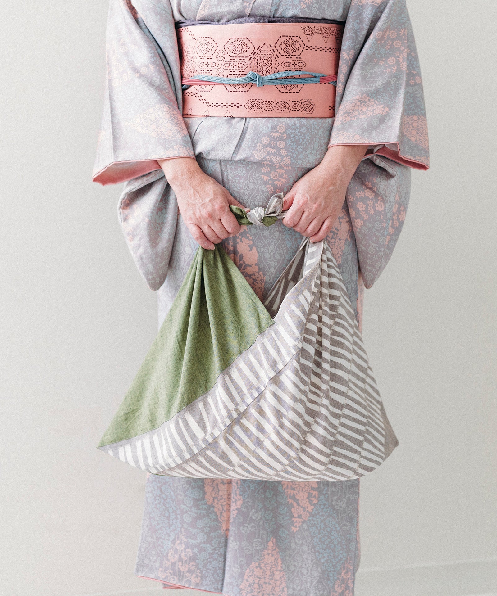 YOKKA/洋服にも和服にも合うあづま袋（久留米絣/グリーン/綿織物/工芸品/職人の技） – KOMINKAN JAPAN